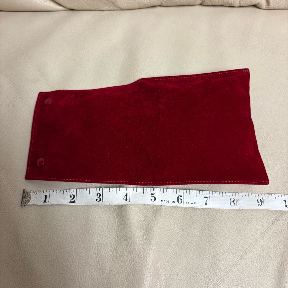 CARTIER Red Travel Pouch w/ Jewelry Pillow Snap Closure - Picture 13 of 13